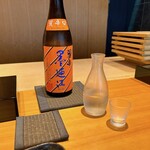 恵比寿 鮨 ふじまさ - 澄んだ飲み口にほのかに辛味が追ってくる。
      まさに"麗辛"というにぴったりな日本酒。