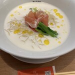 黄金の塩らぁ麺 ドゥエイタリアン - 