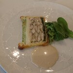 プレスキル - 山椒の香る鮎のパテ・アン・クルート ハーブのジュレ