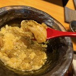 恵比寿 鮨 ふじまさ - 海苔だけではない肝の磯っぽさと濃厚さ。
      アワビのムチムチながらも柔らかく歯切れの良い食感の良さから滲み出る芳醇な旨み。
      それを雑炊風に混ぜた茶碗蒸しでいただく贅沢。
      
      これ以降から鮨のラストスパート。