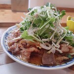 kashijikammugi - (2023/9 訪問)メインの甘辛豆板醤炒めには香味野菜もたっぷり。