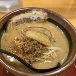 麺場 田所商店 - 北海道味噌らーめん(味噌漬け炙りチャーシュー1枚追加)