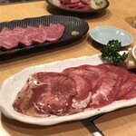 ホルモン焼肉 かめつる - 