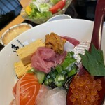 田中田式海鮮食堂 魚忠 - 魚忠丼＠3,380円＋ミニサラダ＠260円