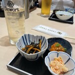 Sushi Hanatei Takumi - 湯葉の明太子和え、鮭のピリ辛和え、ひじき。昼飲みセット¥1000