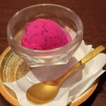 全席個室居酒屋 忍家 - ドラゴンフルーツシャーベット