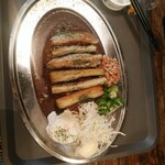 Kareya Karehausu Peko - 茄子の素揚げカレー大盛（ポテトサラダ、オクラ、納豆トッピング）