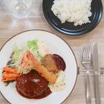 dining kitchen kuro - Aランチ(ハンバーグ、エビフライ、ミンチカツ)