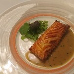 プレスキル - 山椒の香る鮎のフイユテ 苦みと旨味のソース