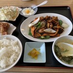台湾料理 食悦 - 黒酢酢豚定食980円
