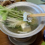 望洋館 - しゃぶしゃぶして頂く鱧は絶品です。