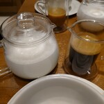 ミルク&パフェ よつ葉ホワイトコージ - よつ葉の贅沢カフェラテ