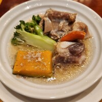 個室中華 頤和園 京橋店 - 骨付き黒豚とカボチャの塩麹蒸し