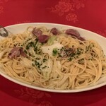 銀座イタリー亭 - 週替わりスパゲッティの砂肝のコンフィとキャベツのスパゲッティ・ガーリックオイルL