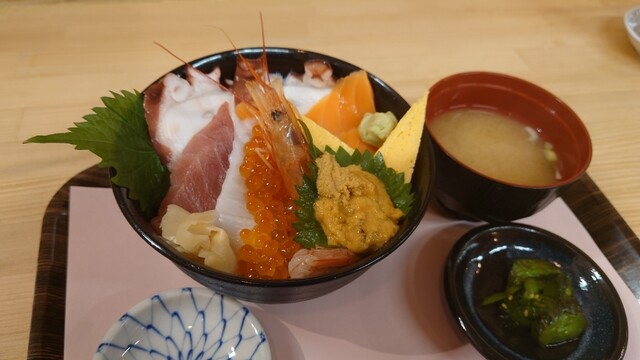 丼専門店 海たろう - 志津川（海鮮丼）の写真