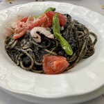 Restaurant hinata - イカ墨とトマトパスタ