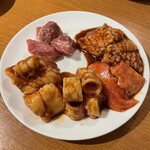 炭火焼肉ホルモン まるは - 