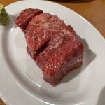 炭火焼肉ホルモン まるは - 