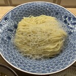 だしと小麦の可能性 - 昆布水がかかった麺♪