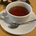 Au Depart - Cinq fers - 餐後的阿爾格雷茶。