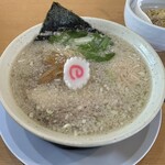 麺屋酒房 喜凛 - 塩中華(豚だし背脂スープ)