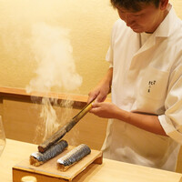 鎌倉 北じま - 墨で皮を焼く