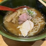 焼きあご塩らー麺 たかはし 新宿本店 - 