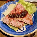 伊達な居酒屋 赤猿 - 仙台牛のローストビーフ