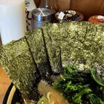 横浜家系ラーメン 三郷家 - 海苔増しは5枚100円。
