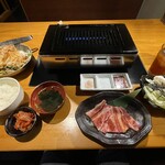 焼肉酒場 広島ホルモン楓 - 