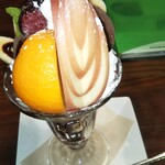 雪詩慕雲 - チョコレートパフェ。