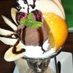 雪詩慕雲 - チョコレートパフェ。