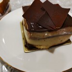 パティスリー・パリセヴェイユ - ケーキ、ツヤツヤ♪