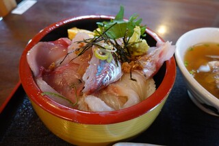 Haya Iso - 海鮮丼