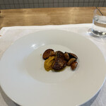 シャントレル - ❼フォアグラのポワレ、カボチャのピューレ、黒イチヂク。