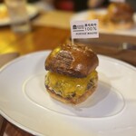 Burger Revolution Tokyo Wine & Bar - Kuroge Wagyu 100％ Cheese Burger
            ￥1,860