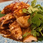 創作 中華 MURAKAMI - 蒸し鶏の冷菜。前菜にネギ味があったのでこちらはごま味