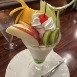 ピノ - フルーツパフェ