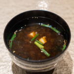 八王子 寿司 有 - 赤出汁