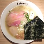 Ramen にじゅうぶんのいち - 特製芳醇鶏だしらーめん(塩) 940円