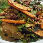 韓サラン - ドングリ。どんぐりの澱粉を豆腐状、あるいは葛餅状に煮固めた、韓国独特の食べもの