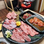 Tsukishima Yakiniku Horumon Wabisabi Derakkusu - ワビサビ肉盛り