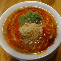 酸っぱ辛い たっぷりキノコの酸辣湯麺