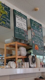 cafe TsuQushi - 店内のメニュー
