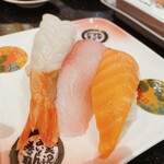 Kanazawa Maimon Sushi - 赤エビ、ハマチ、サーモン