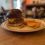 CRITTERS BURGER - 