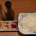 Tonkatsu Misoya - キャベツ・漬物