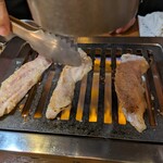 Yakiniku Koko Kara - トントロ