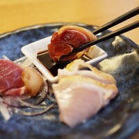 焼鳥と水炊き 櫛田 - 「鳥刺し」