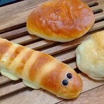 ウッドペック - ニョロニョロ、クリームパン、塩パン